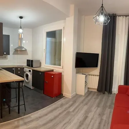 Coqueto Con Garaje Al Lado De La Playa San Sebastian