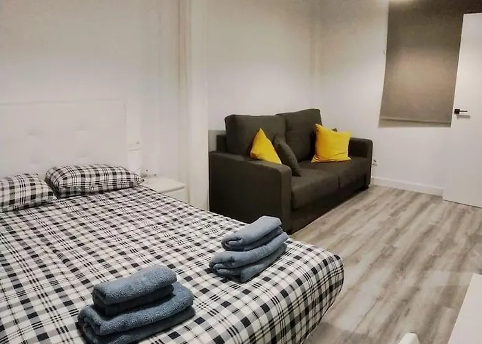 Coqueto Con Garaje Al Lado De La Playa San Sebastian